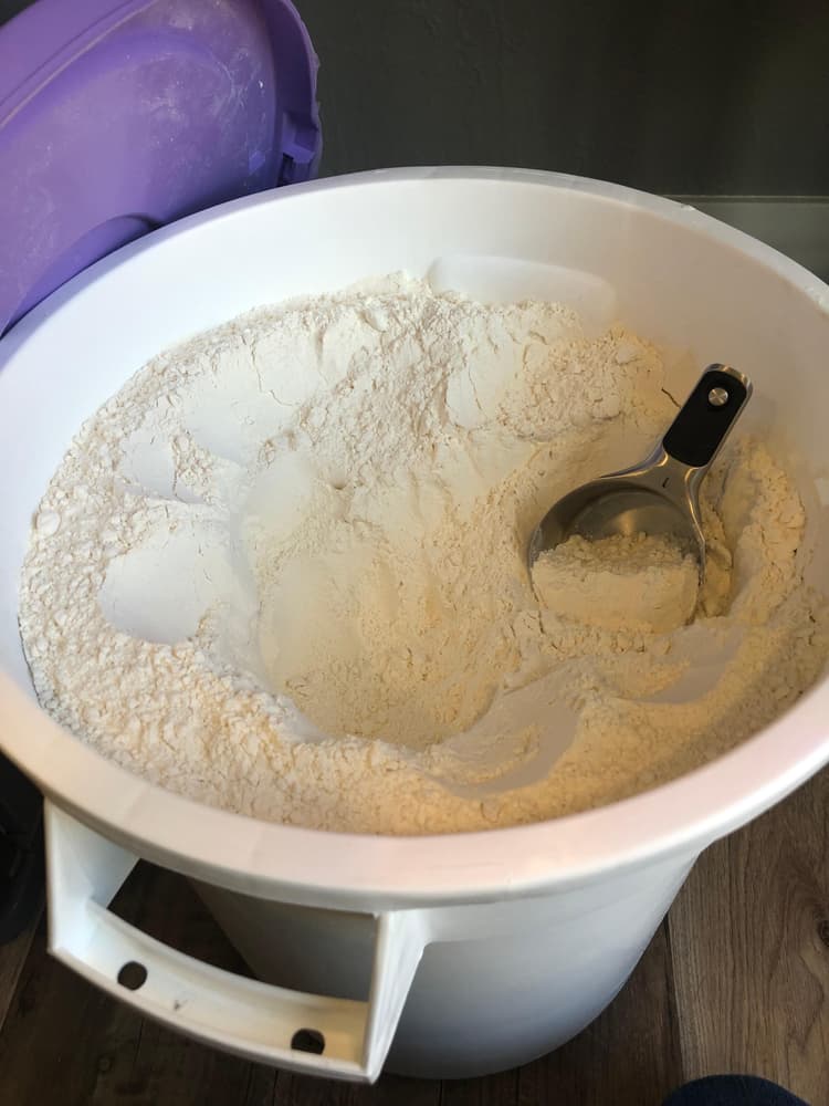 1 cup measurer to show size of bucket