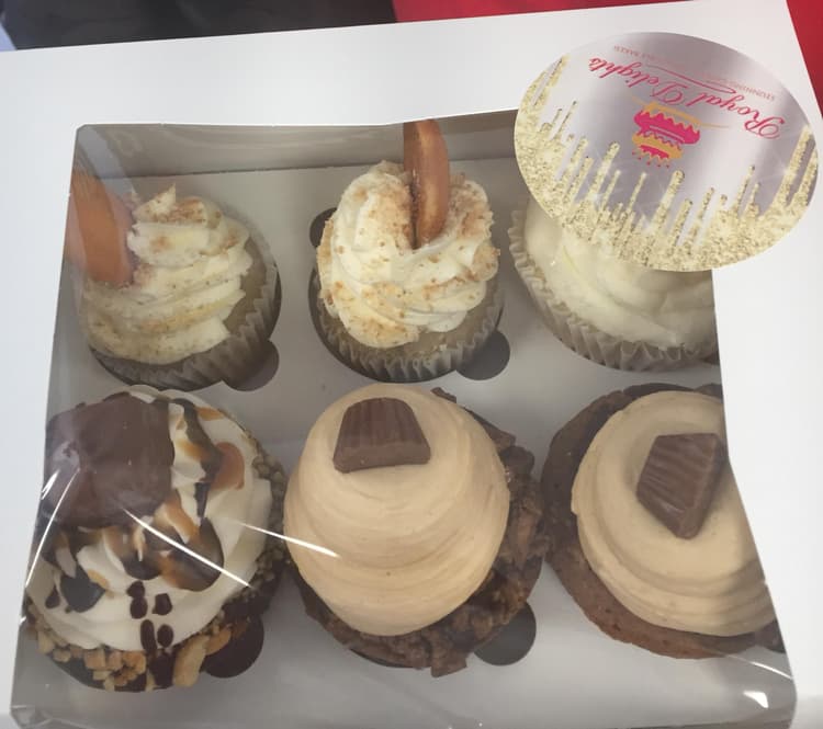6 cupcakes