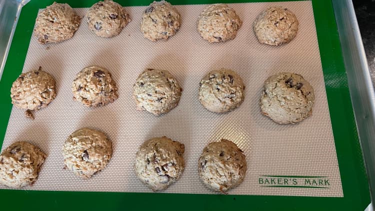 Today was my first time ever using non - stick mat's to bake cookies and I would highly recommend these mat’s easy to use and clean up as well! 

Great Product.